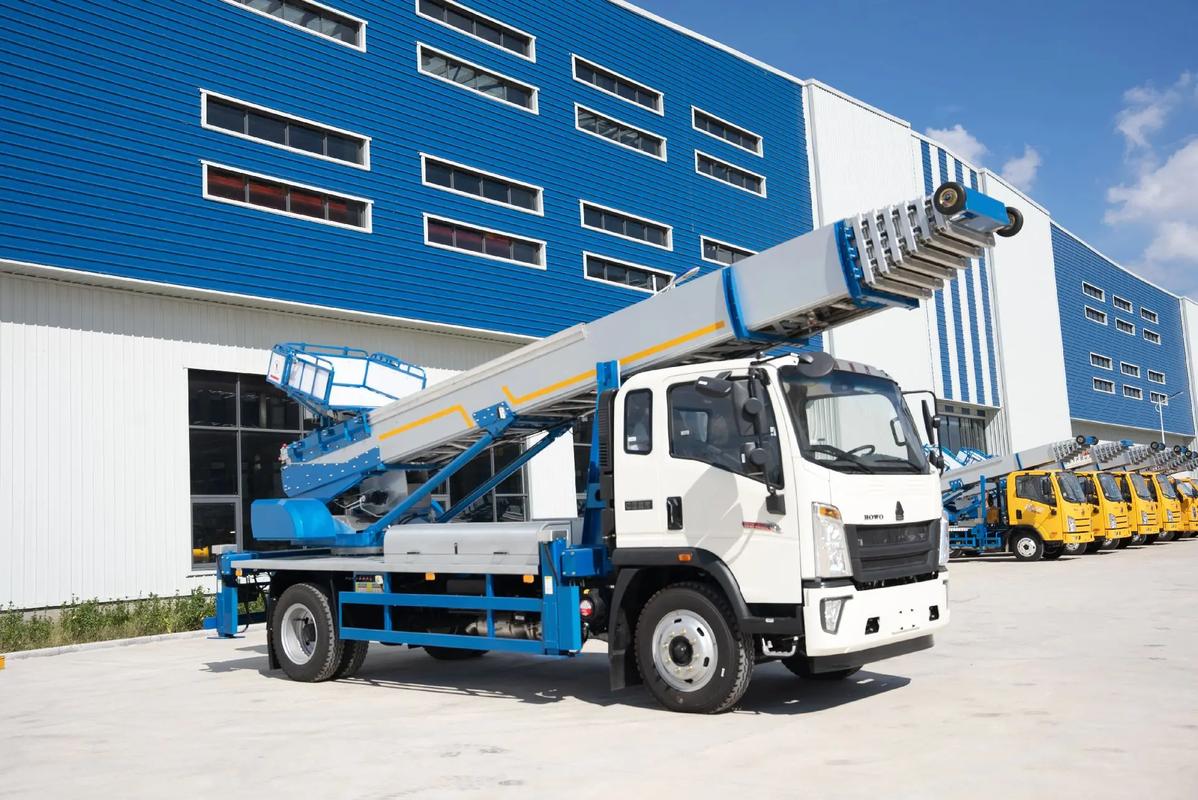 鼓楼出租云梯车高空作业车 建筑垃圾搬运